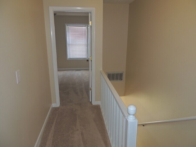 Building Photo - 1209 Huntsman Ct