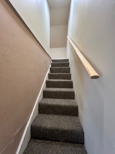 Building Photo - 229 E Washington St