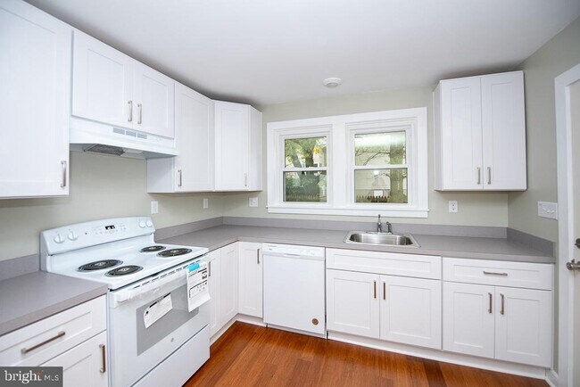 Building Photo - 9 Fulton Ave