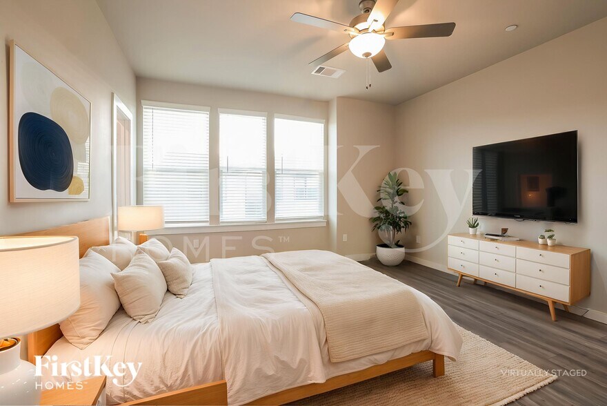 Building Photo - 18519 Centro Row