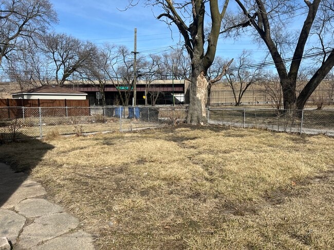 Building Photo - 7317 S Maryland Ave