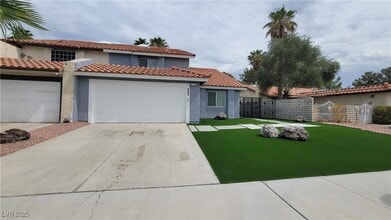 Building Photo - 2600 Sidonia Ave