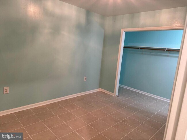 Building Photo - 12461 Hedges Run Dr