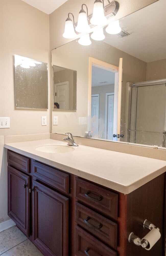 Building Photo - 2295 Del Carmel Way