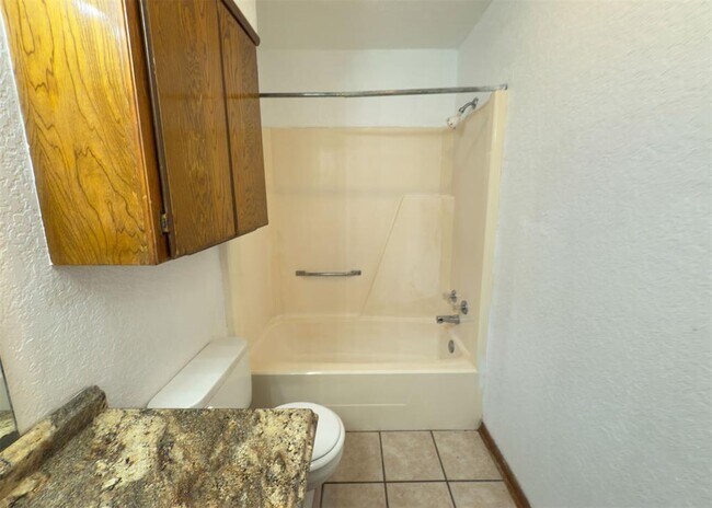 Building Photo - 1109 Dustin Dr