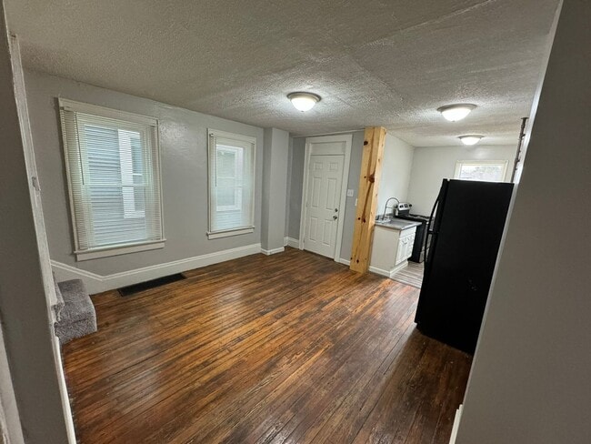 Building Photo - 149-151-151 E Woodrow Ave