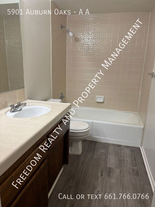 Building Photo - 5901 Auburn Oaks Dr