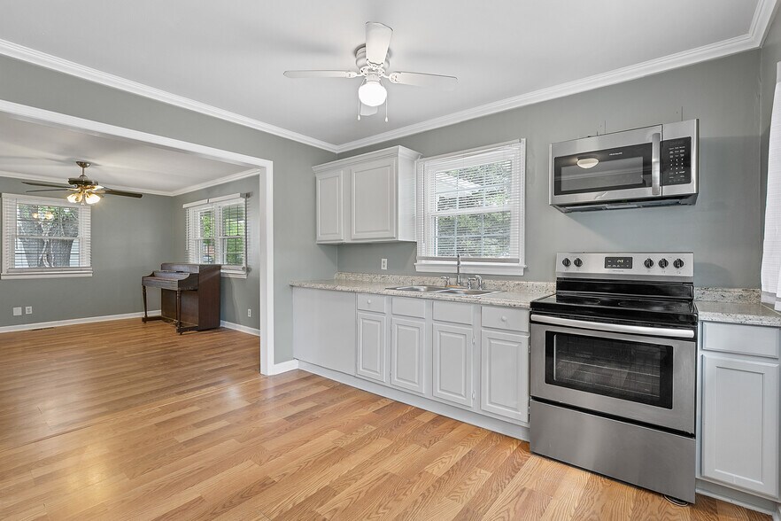 Building Photo - 1408 Ardmore Dr