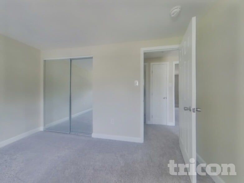 Building Photo - 13 Cardigan Ct