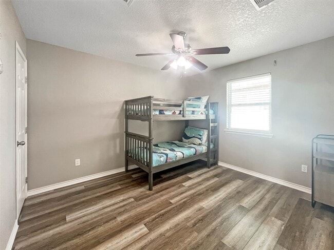 Building Photo - 81 Santar Loop