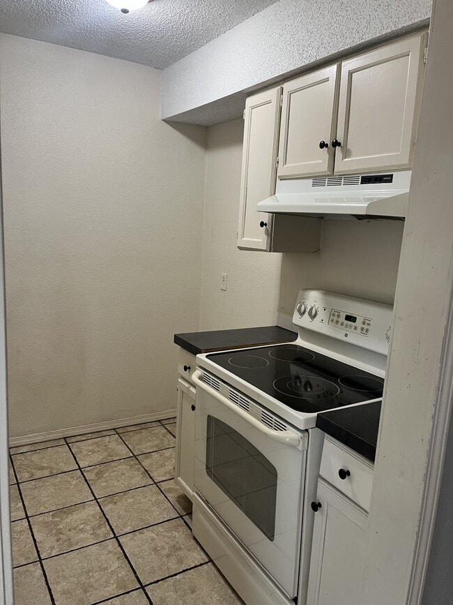 Building Photo - 107 Gamma Cir