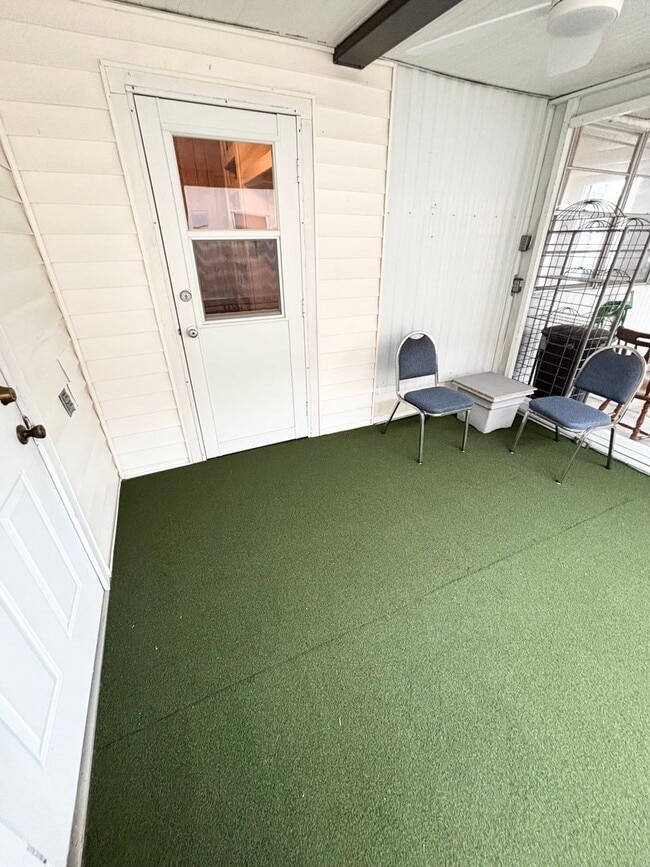 Building Photo - 2 bed Mobile Home in 55+ Community