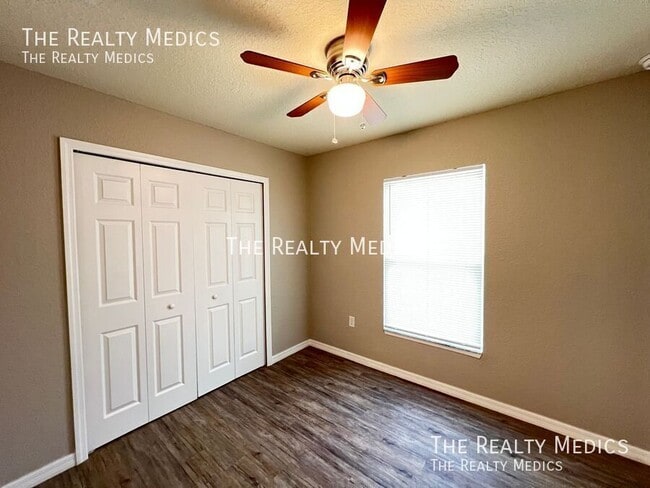 Building Photo - 5312 NW 6th Pl