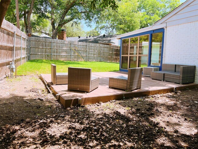 Building Photo - 3641 Timberview Rd