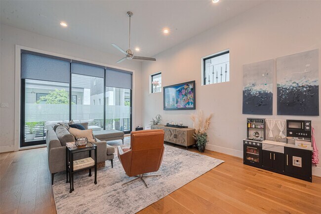 Building Photo - 2608 Rusk St