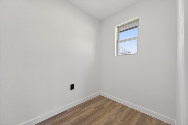 Building Photo - 6621 Jason St