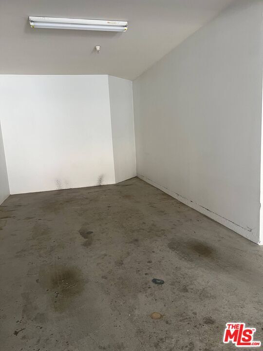 Building Photo - 4600 Don Lorenzo Dr