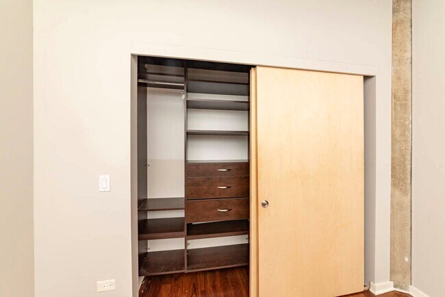 Building Photo - 700 N Larrabee St