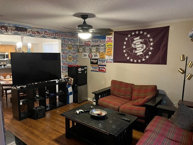 Building Photo - 1406 Lemon Tree Ln