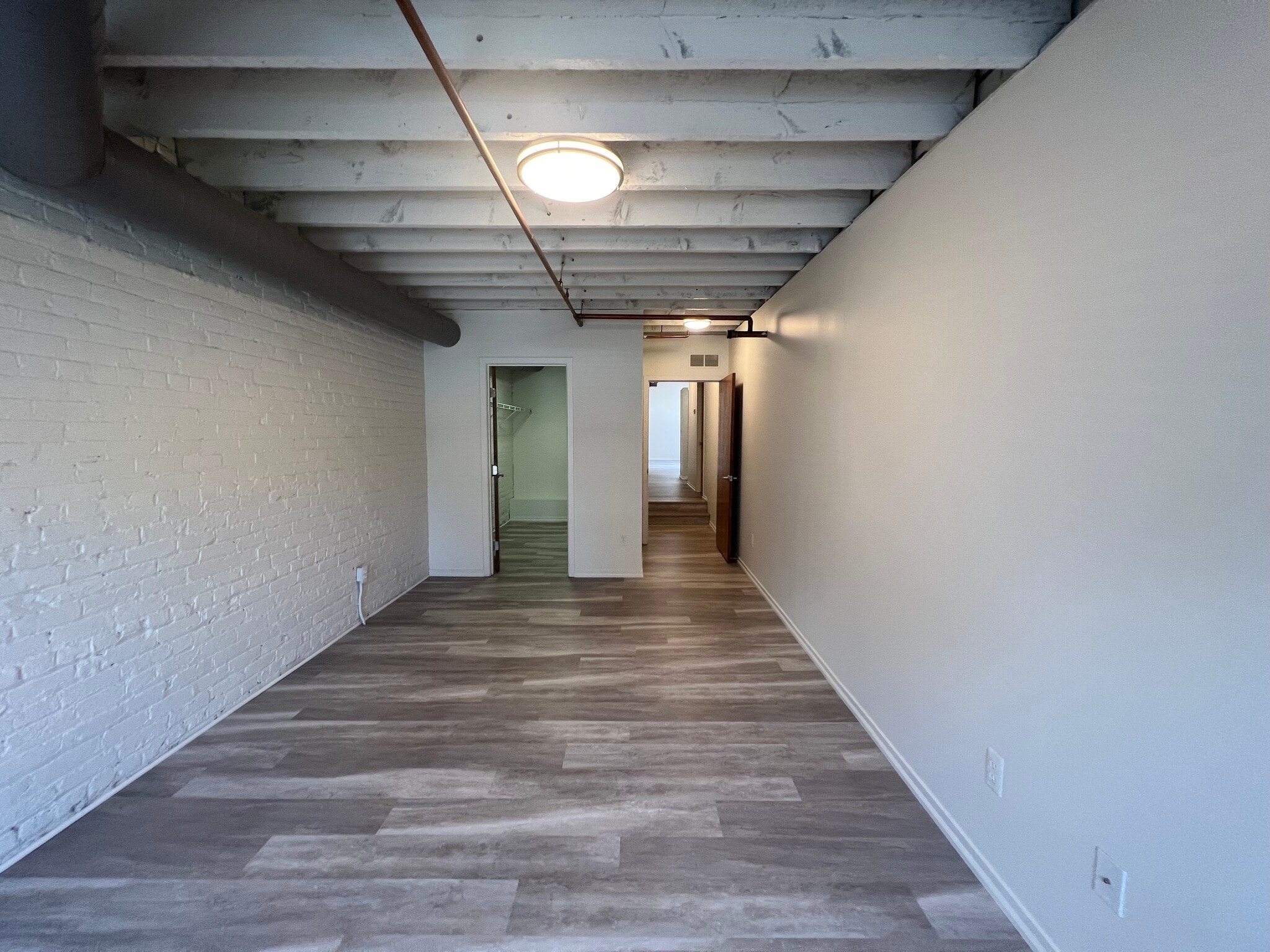 Building Photo - 215 S 4th Ave