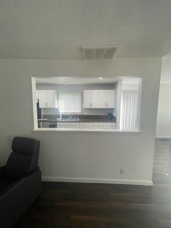 Building Photo - 2445 Town Cir