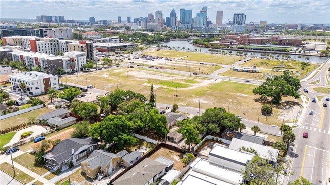 Building Photo - 2203 N Blvd