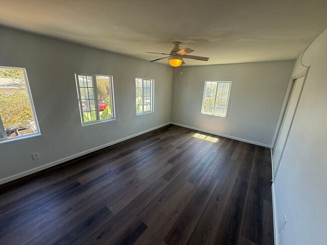 Building Photo - 548 West St