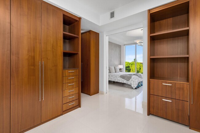 Building Photo - 1000 S Ocean Blvd