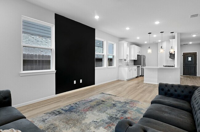 Building Photo - 9119 Brixham Dr