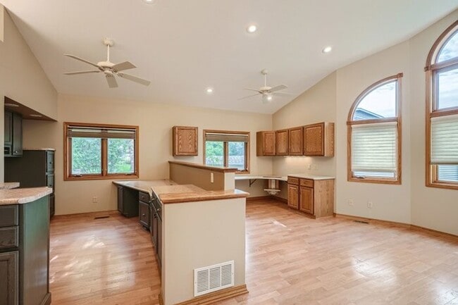Building Photo - 740 Windmill Court, Eagan, MN, 55123