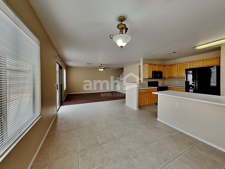 Building Photo - 10614 W Monte Vista Rd