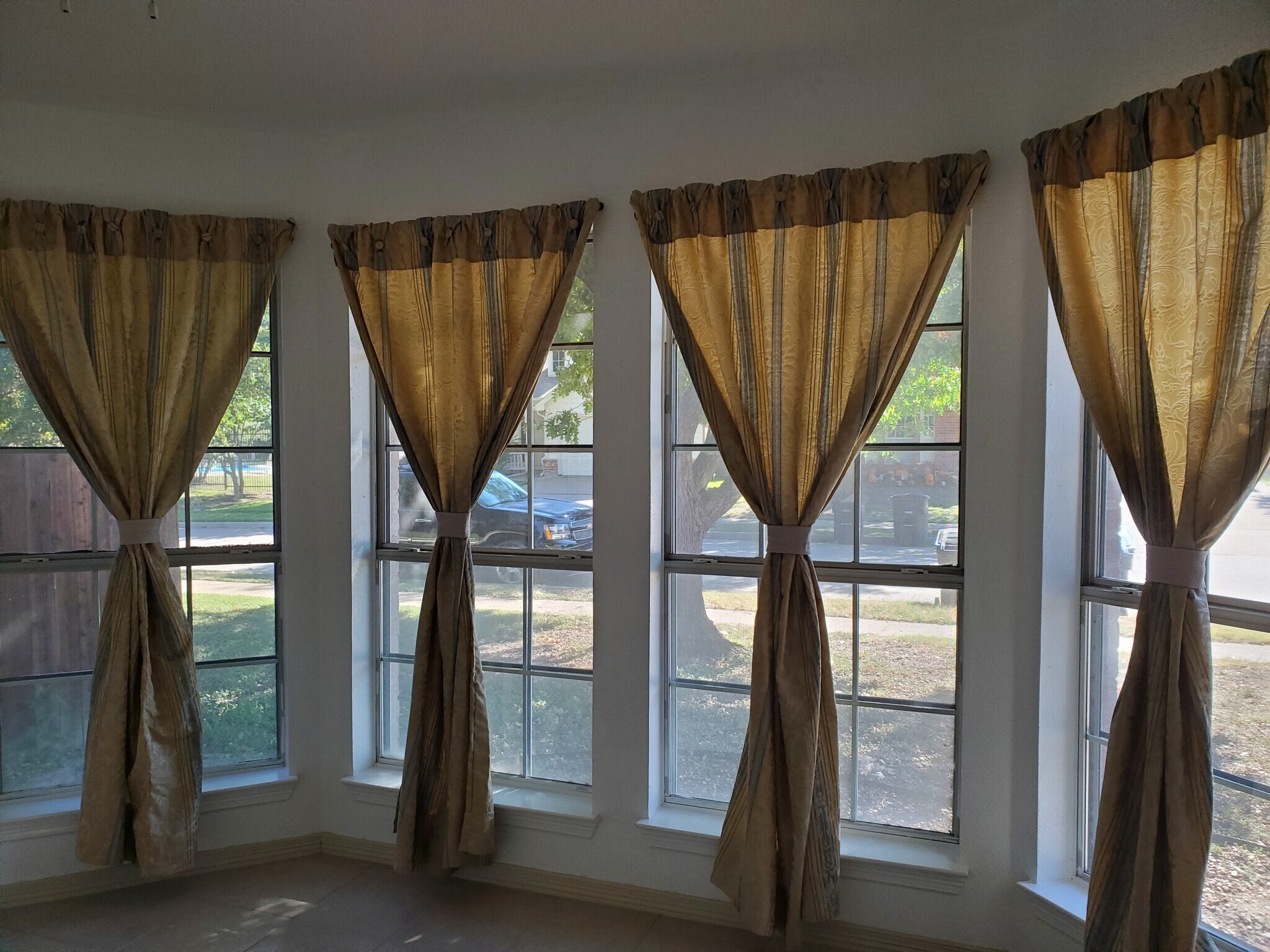 Building Photo - 6812 Coldwater Canyon Rd