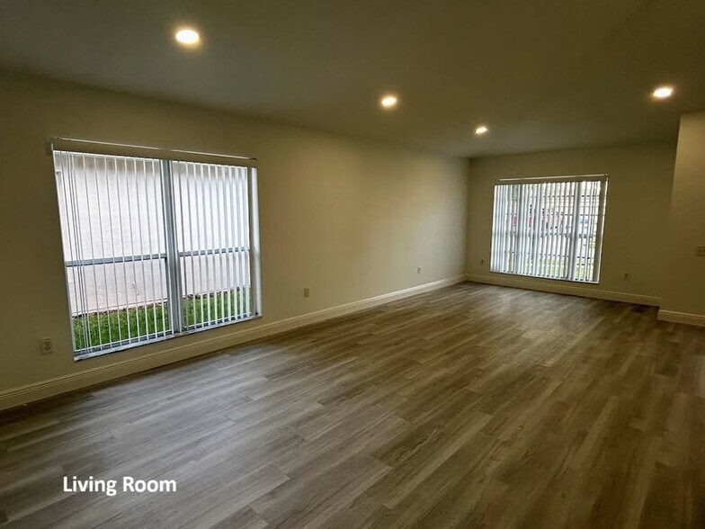 Building Photo - 5023 Quadrangle Ct
