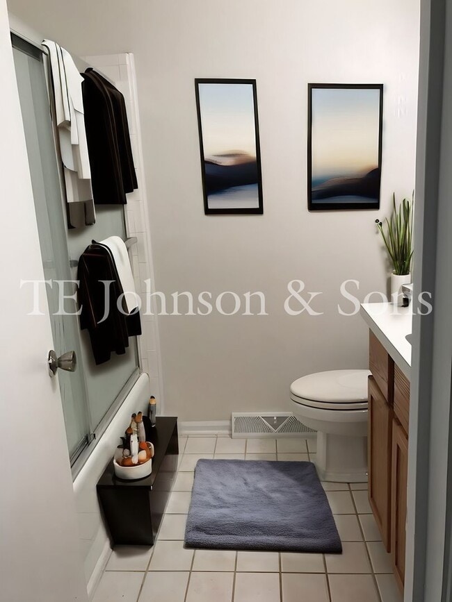 Building Photo - 3 Bed Home Situated near Hwy. 311 & Local Golf Course