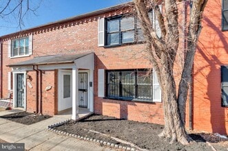 Building Photo - 4970 Just St NE