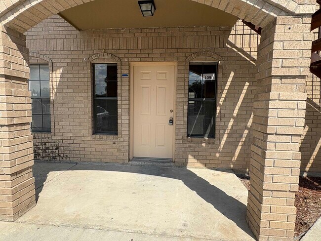 Building Photo - 4419 Springfield Ave