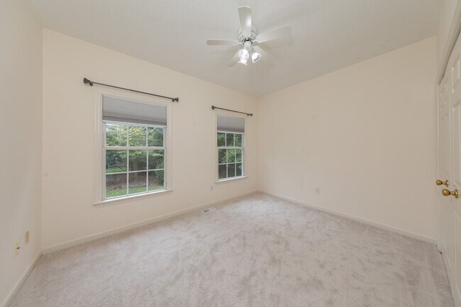 Building Photo - 3736 Cherry Walk