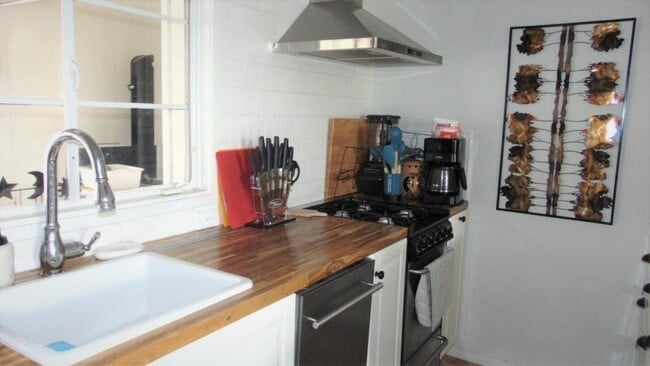 Building Photo - 480 S Paseo Aguila
