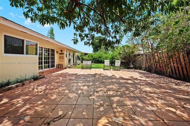 Building Photo - 20001 NW 62nd Ct