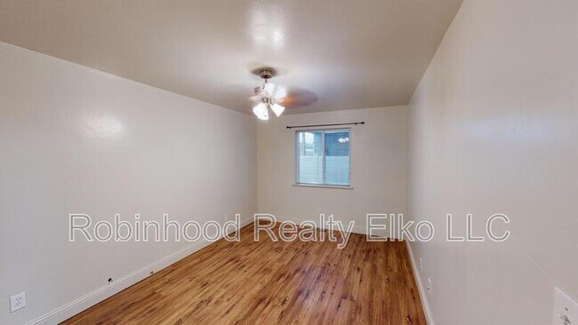 Building Photo - 279 Country Club Pkwy