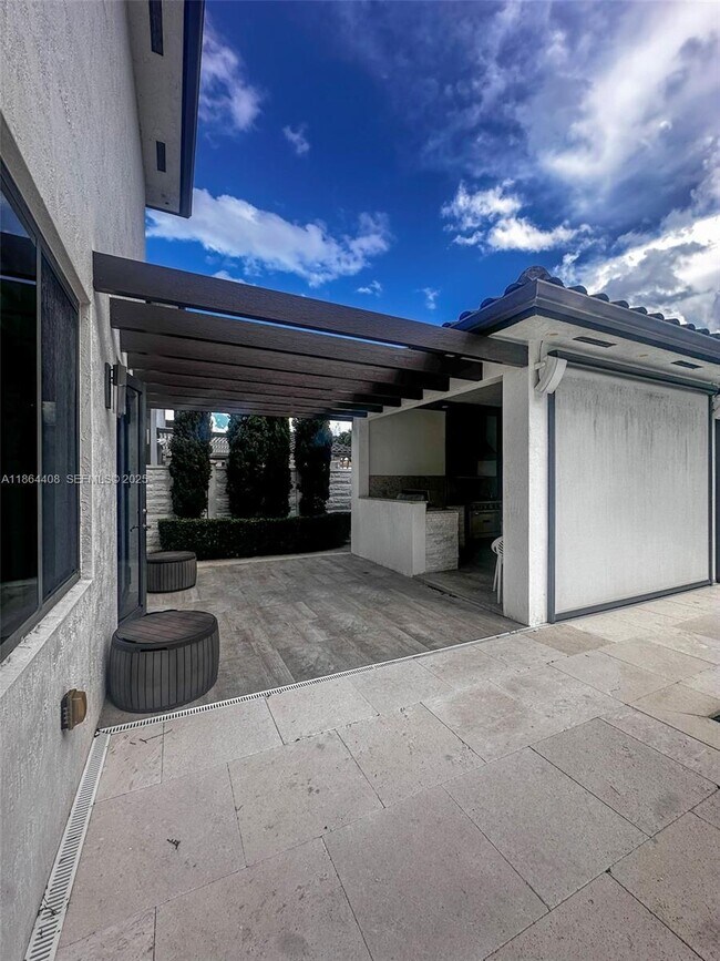 Building Photo - 14680 SW 17th St