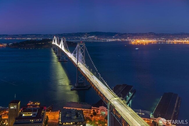 Building Photo - 425 1st St