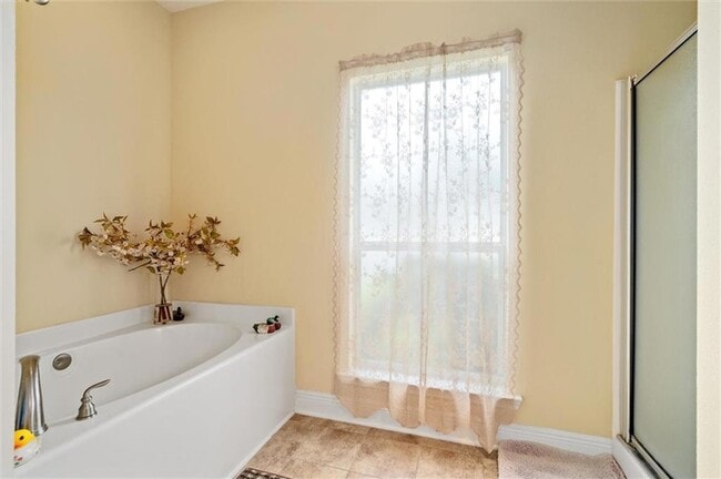 Building Photo - 2520 Bluebeard Ln