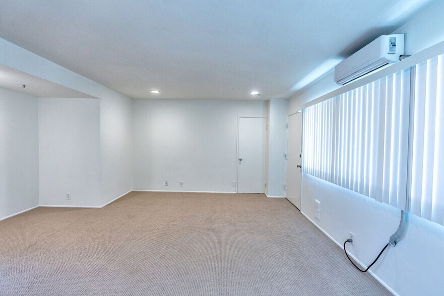 Building Photo - 1801 Fair Oaks Ave