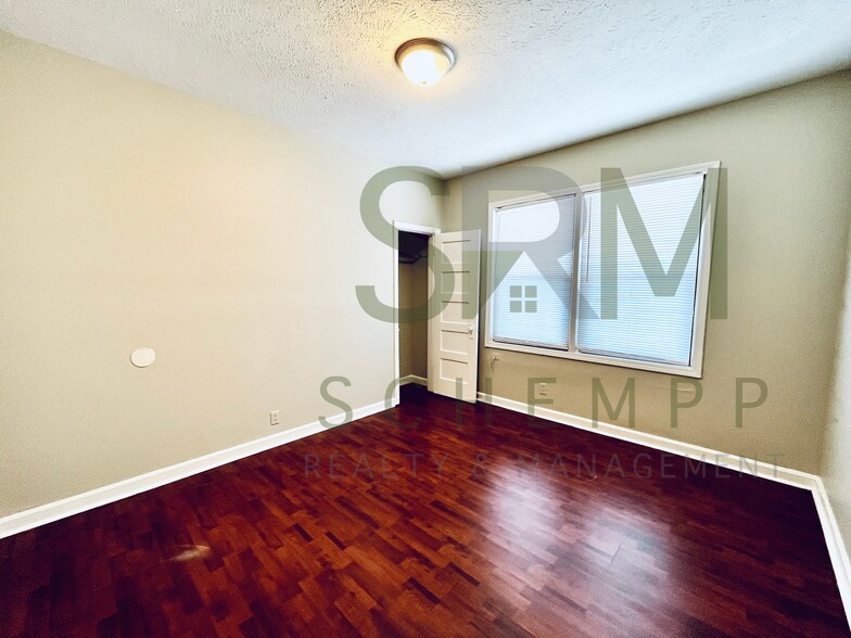 Building Photo - 307 Woodbine St