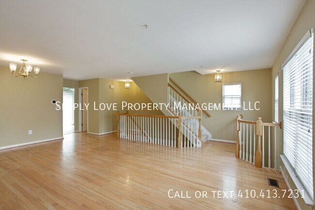 Building Photo - 2252 Commissary Cir
