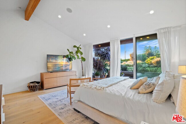 Building Photo - 30479 Morning View Dr