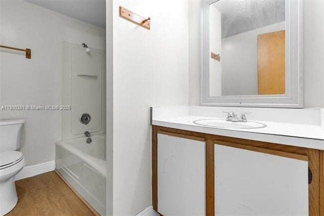 Building Photo - 14820 Naranja Lakes Blvd