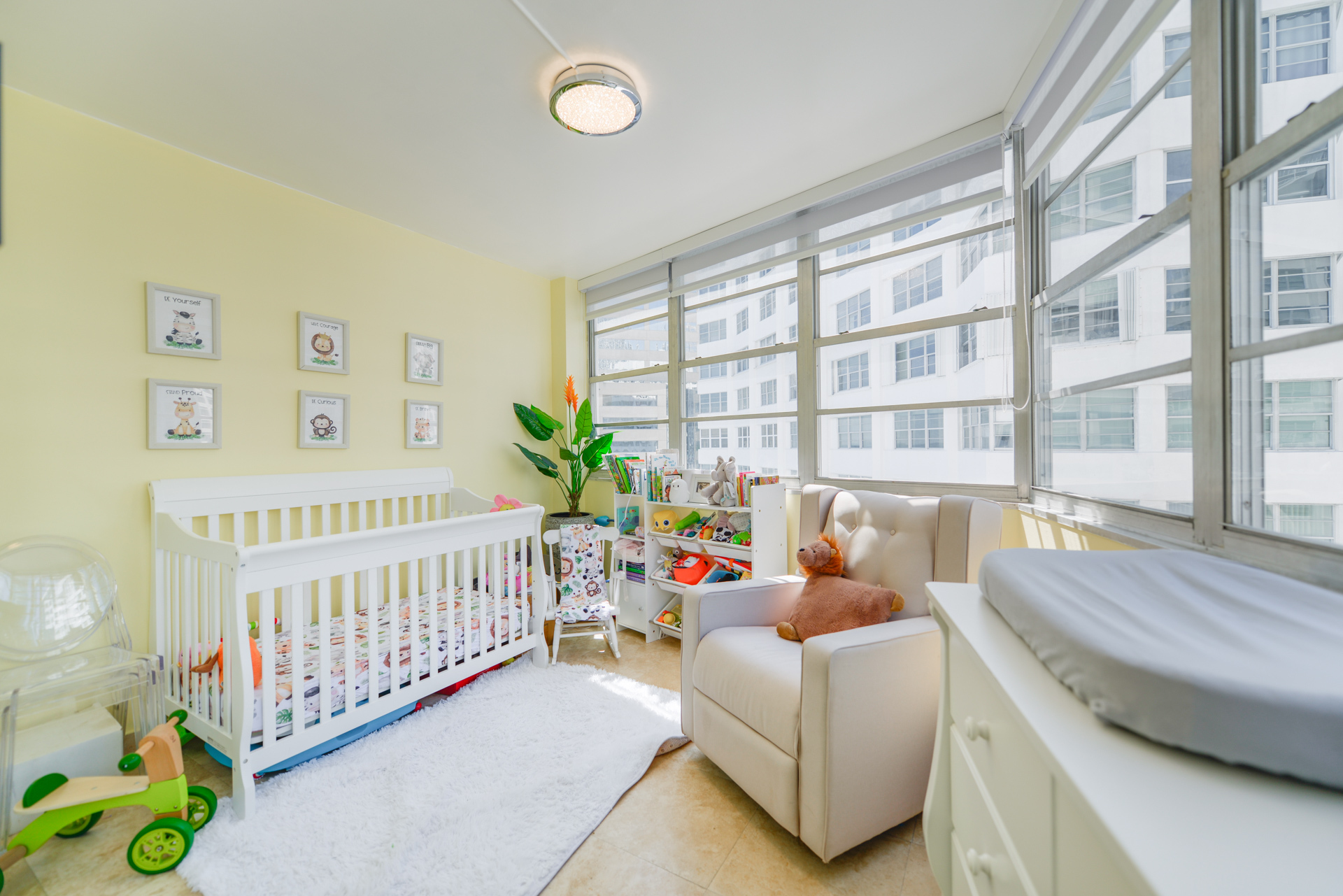 Building Photo - 905 Brickell Bay Dr