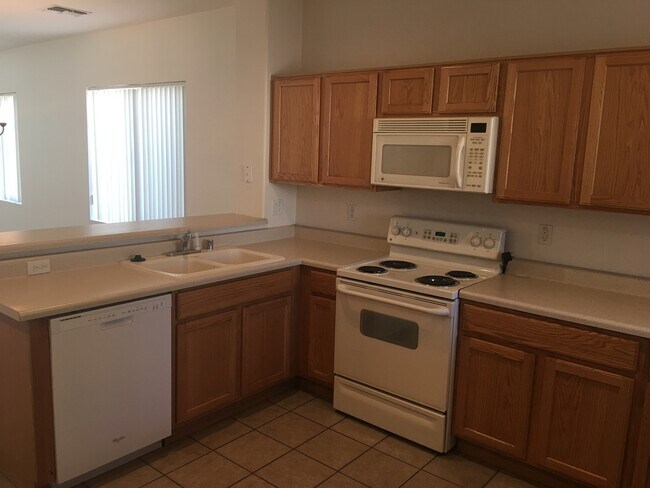 Building Photo - Phoenix 4 Bed & 2 Bath Single Story Split Floorplan